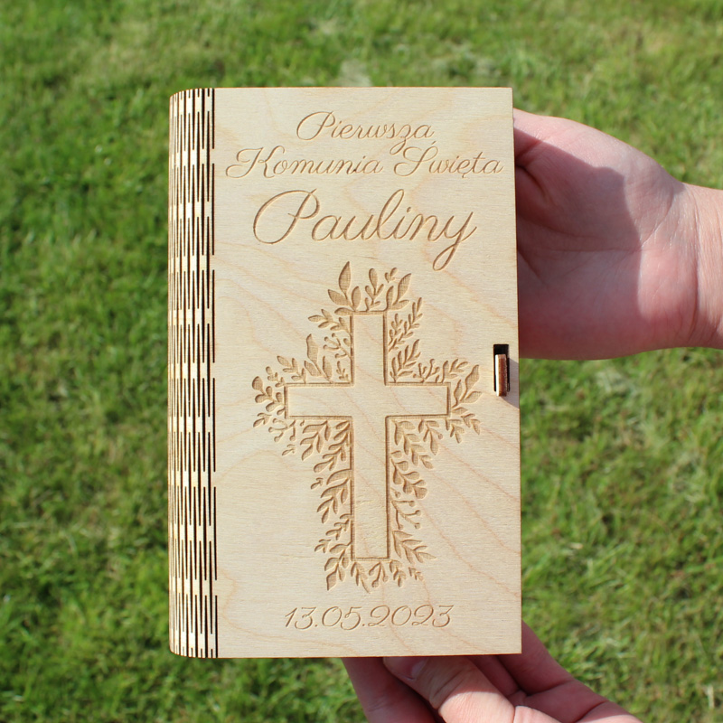 Drewniane pudełko na pieniądze na Pierwszą Komunię Świętą