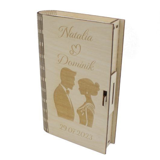 Drewniane pudełko na pieniądze, prezent na wesele, ślub – Para młoda, wzór 2