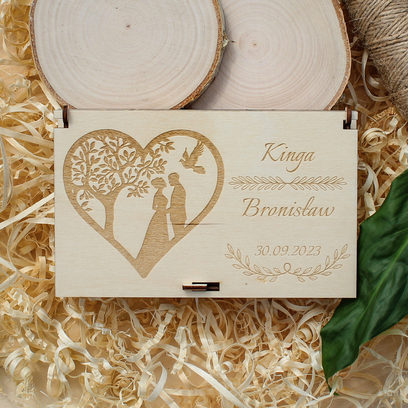 Drewniane pudełka na pieniądze na ślub i wesele