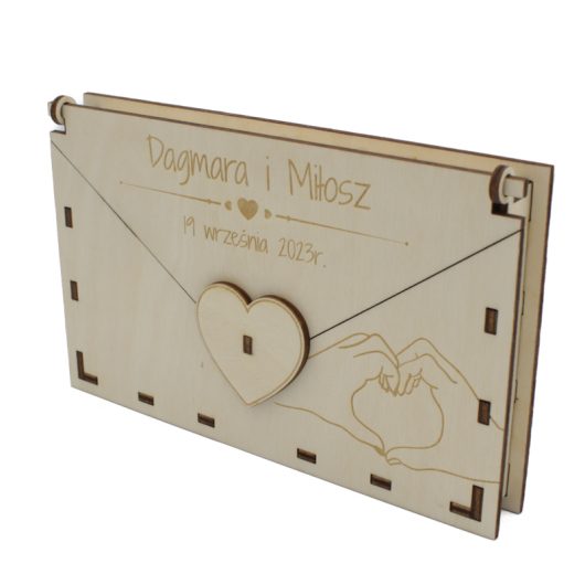 Drewniana koperta na pieniądze na ślub, personalizowana, z grawerem – Dłonie, wzór 1